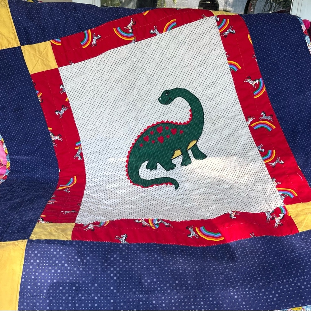 Dinosaur vintage handmade Dinosaur Patchwork baby Quilt - Picture 2 of 6